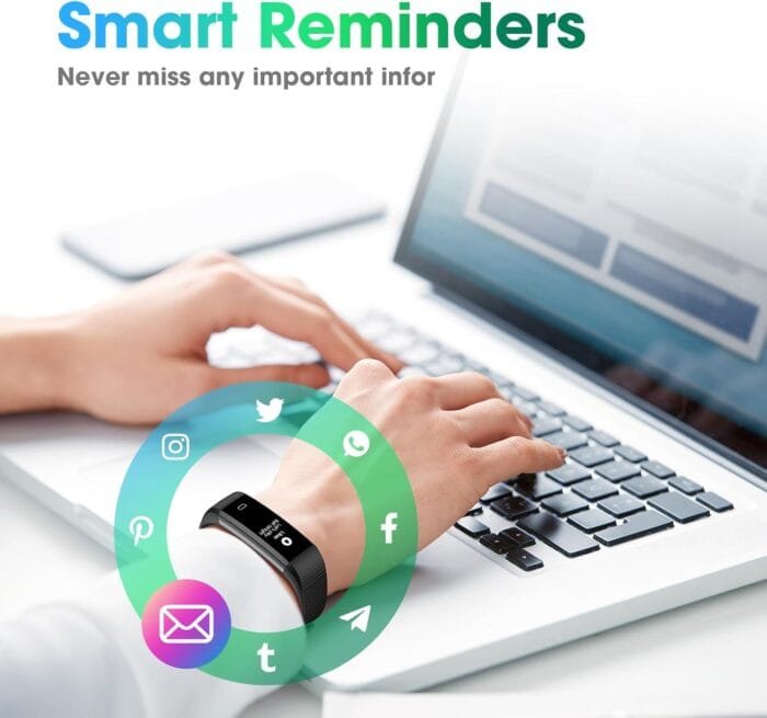 Smartband Livikey mostrando notificaciones de aplicaciones en la pantalla.